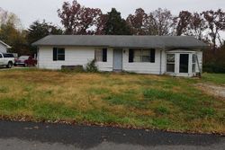 Pre-foreclosure in  KELLY ST Steelville, MO 65565