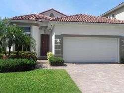 Pre-foreclosure in  COUNTRY LAKE CIR Boynton Beach, FL 33436