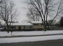 Pre-foreclosure in  LEXINGTON BLVD Mishawaka, IN 46544