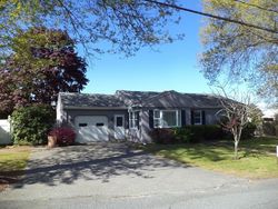 Pre-foreclosure Listing in EASTVIEW AVE SOMERSET, MA 02726