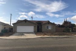 Pre-foreclosure in  N SHOEMAKER AVE Merced, CA 95348