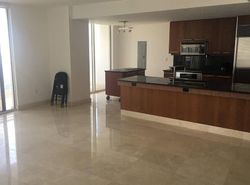 Pre-foreclosure in  BRICKELL KEY BLVD  Miami, FL 33131