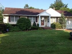 Pre-foreclosure in  ASHTREE PL Huntington Station, NY 11746