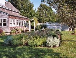 Pre-foreclosure in  HEDGES LN Sagaponack, NY 11962