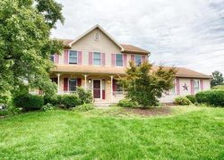Pre-foreclosure Listing in SCHUYLER DR EASTON, PA 18040