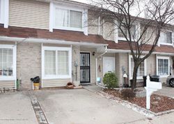 Pre-foreclosure in  HEATHER CT Staten Island, NY 10303