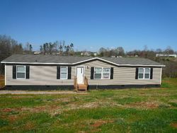 Pre-foreclosure in  HOWE LN Wellford, SC 29385