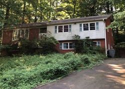 Pre-foreclosure Listing in LAKEVIEW DR FALLS CHURCH, VA 22041