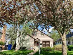 Pre-foreclosure Listing in RIVERLAWN AVE WATERTOWN, WI 53094