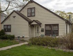 Pre-foreclosure in  RIVERLAWN AVE Watertown, WI 53094