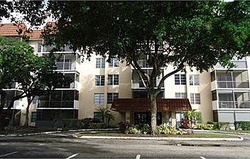 Pre-foreclosure in  INVERRARY DR  Fort Lauderdale, FL 33319