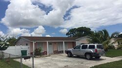 Pre-foreclosure in  NE 205TH TER Miami, FL 33179