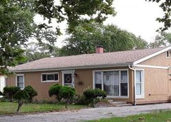 Pre-foreclosure Listing in N WESTMORE AVE VILLA PARK, IL 60181