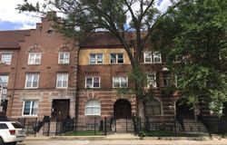 Pre-foreclosure in  S GILES AVE Chicago, IL 60653