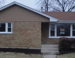 Pre-foreclosure in  W 114TH PL Worth, IL 60482
