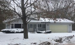 Pre-foreclosure in  GERRY ST Woodstock, IL 60098