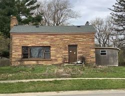 Pre-foreclosure Listing in GREENWOOD RD WOODSTOCK, IL 60098