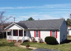 Pre-foreclosure Listing in NATIONAL ST RICHMOND, VA 23231