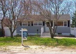 Pre-foreclosure in  COLGATE DR Toms River, NJ 08757
