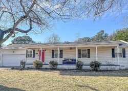 Pre-foreclosure in  LONGFELLOW DR SW Decatur, AL 35603
