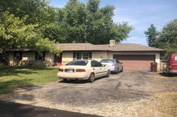 Pre-foreclosure Listing in W ROBBIE ST COLUMBUS, IN 47201