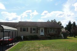 Pre-foreclosure in  JARRETT BUCK LOOP Johnson City, TN 37601