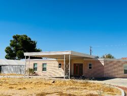 Pre-foreclosure in  SYMERON RD Apple Valley, CA 92307