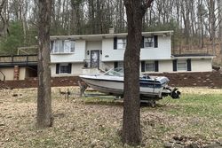 Pre-foreclosure Listing in RUNNING VALLEY RD STROUDSBURG, PA 18360