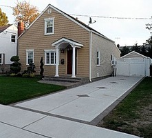 Pre-foreclosure in  SHINE PL Valley Stream, NY 11581