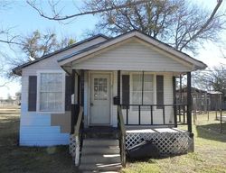 Pre-foreclosure in  SPINDLETOP ST Gatesville, TX 76528