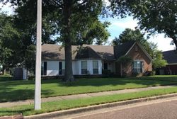 Pre-foreclosure in  DOVEFIELD LN Memphis, TN 38135