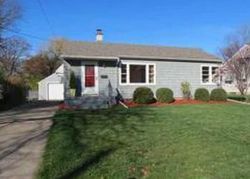Pre-foreclosure in  35TH ST Moline, IL 61265