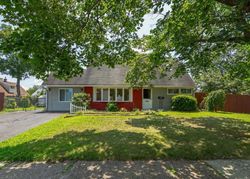  Junewood Dr, Levittown PA