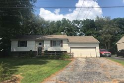 Pre-foreclosure Listing in QUEENSTOWN RD KENT, OH 44240