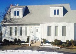 Pre-foreclosure in  VIOLET ST Massapequa Park, NY 11762