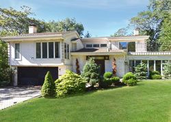 Pre-foreclosure Listing in LAUREL DR GREAT NECK, NY 11021