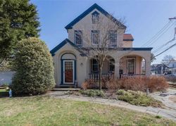 Pre-foreclosure in  CHESTNUT ST Glen Cove, NY 11542
