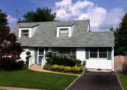 Pre-foreclosure Listing in YORKSHIRE DR EAST NORWICH, NY 11732