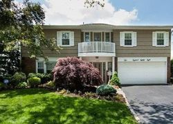 Pre-foreclosure in  STANLEY DR Merrick, NY 11566