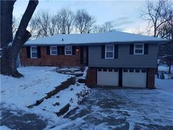 Pre-foreclosure Listing in N GROVER ST LIBERTY, MO 64068