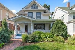 Pre-foreclosure in  LINCOLN AVE Saint Paul, MN 55105