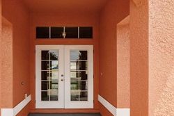 Pre-foreclosure in  SE 13TH TER Cape Coral, FL 33990