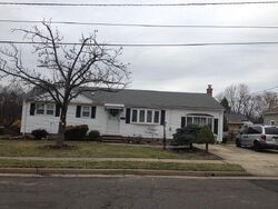 Pre-foreclosure in  SIDORSKE AVE Manville, NJ 08835