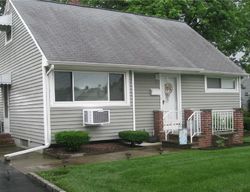 Pre-foreclosure Listing in AVON TER ISELIN, NJ 08830