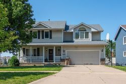 Pre-foreclosure Listing in APPLEWOOD DR WEST DES MOINES, IA 50266