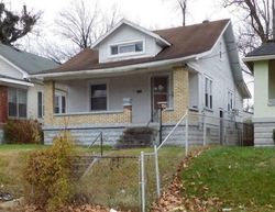 Pre-foreclosure in  LARKWOOD AVE Louisville, KY 40212