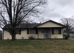 Pre-foreclosure in  ANDALUSIA LN Louisville, KY 40272