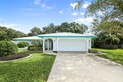 Pre-foreclosure in  PINE MEADOW TER Sarasota, FL 34233