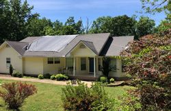 Pre-foreclosure in  NAKOMA DR Anniston, AL 36206