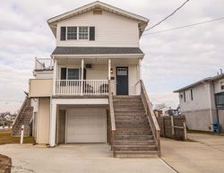 Pre-foreclosure in  FLINT RD Amityville, NY 11701